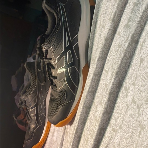 ASICS - Picture 3 of 3